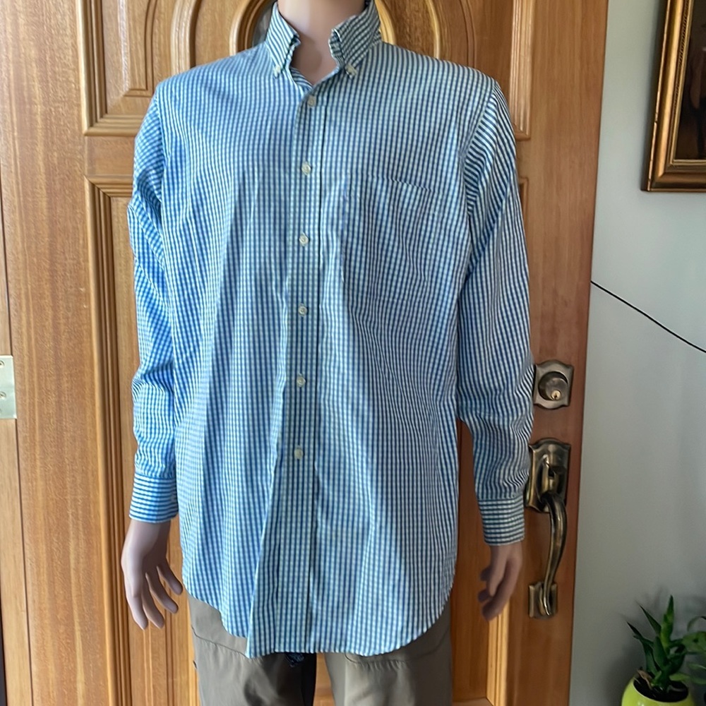 Blue and white check men’s large shirt. Excellent condition